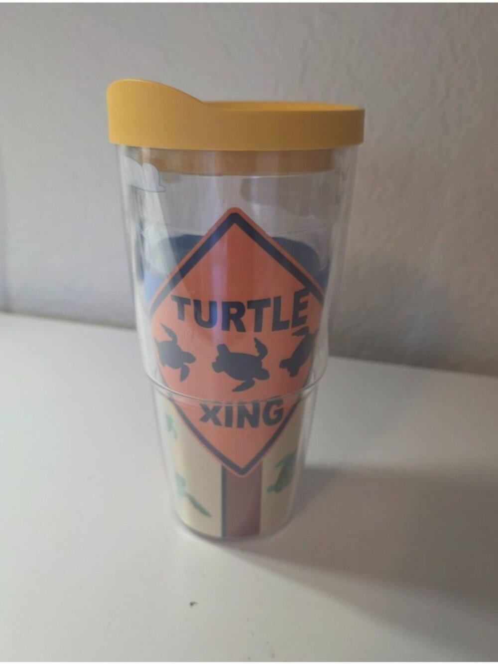 Tervis Turtle Xing Large Tumbler with Yellow Lid 24 OZ  EUC